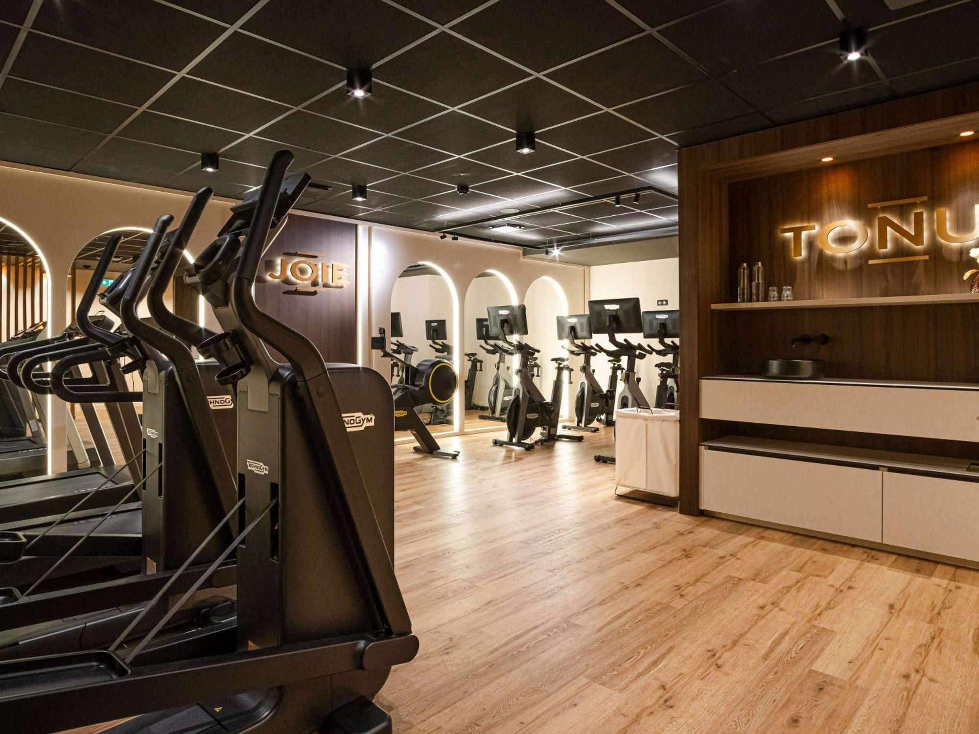 Mercure Saint-Lary エクステリア 写真